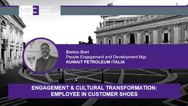 Thumbnail Employee in customer shoes Q8